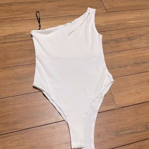 Forever 21 one shoulder white bodysuit size small